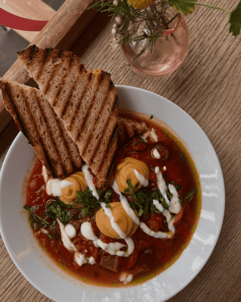 Vegan Hamburg guide — best plant-based restaurant with vegan burgers and bakery treats